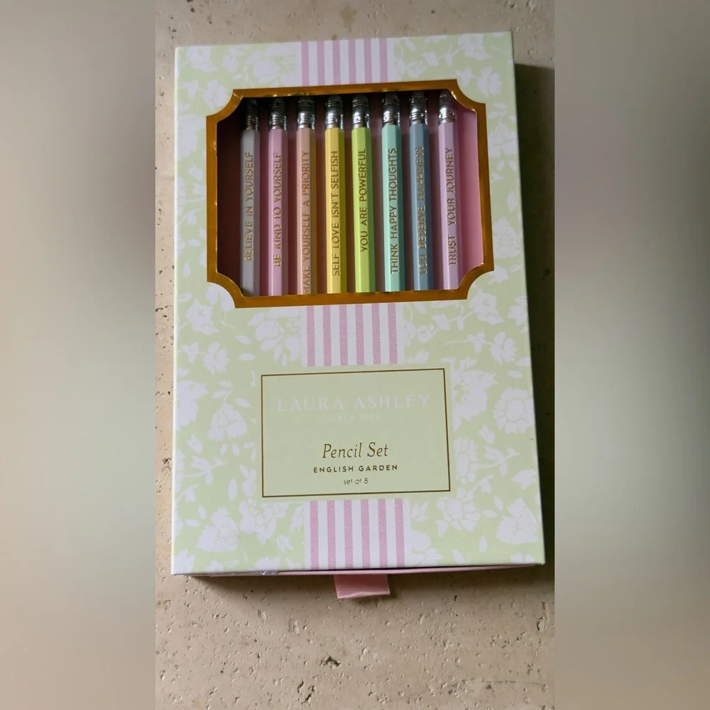 Laura Ashley English Garden Pastel Pencil Set‎ Of 8 Pencils NWT